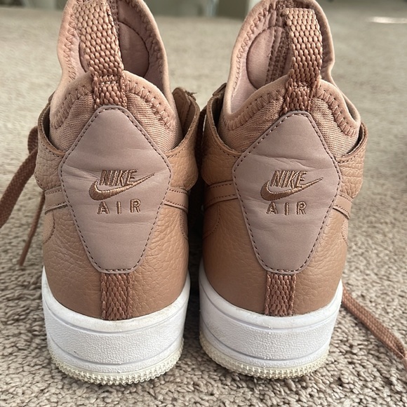 Nike Air Force One - Picture 2 of 4